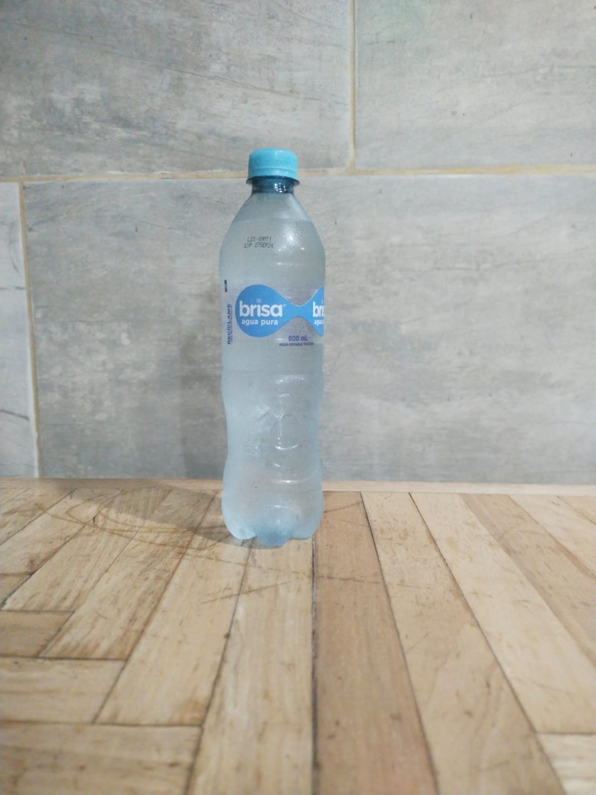 Agua sin Gas
